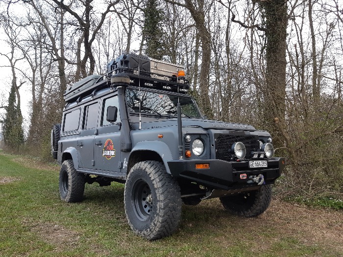 antennas on overlanding vehicle