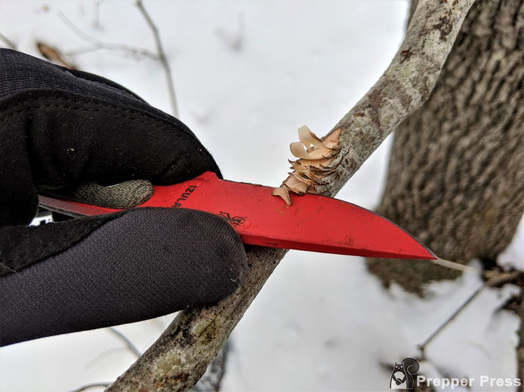 ESEE izula precise and super sharp knife