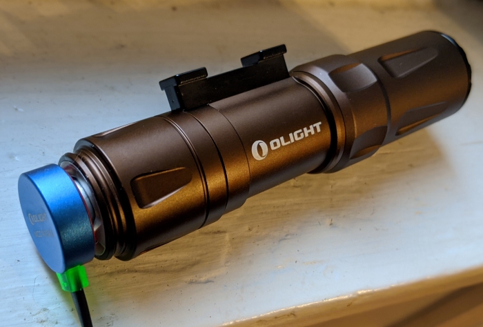 Olight Odin Mini charging.