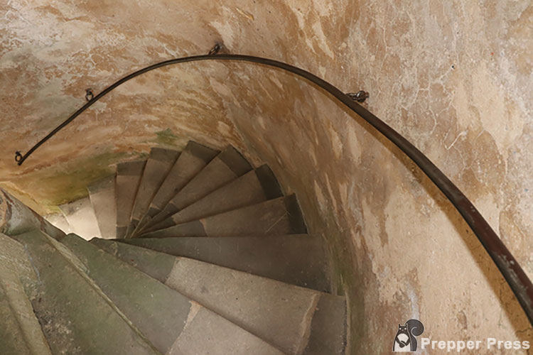 beaufort castle stairs