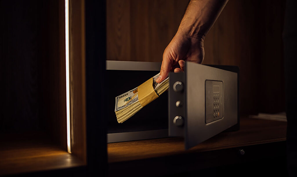 cash in hotel safe