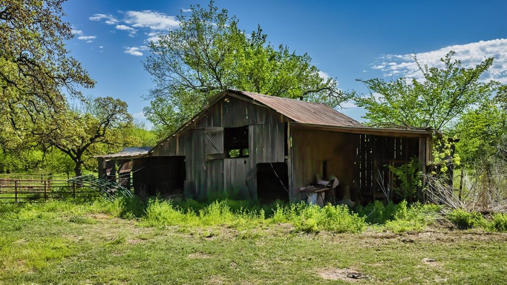 old farm garden feature