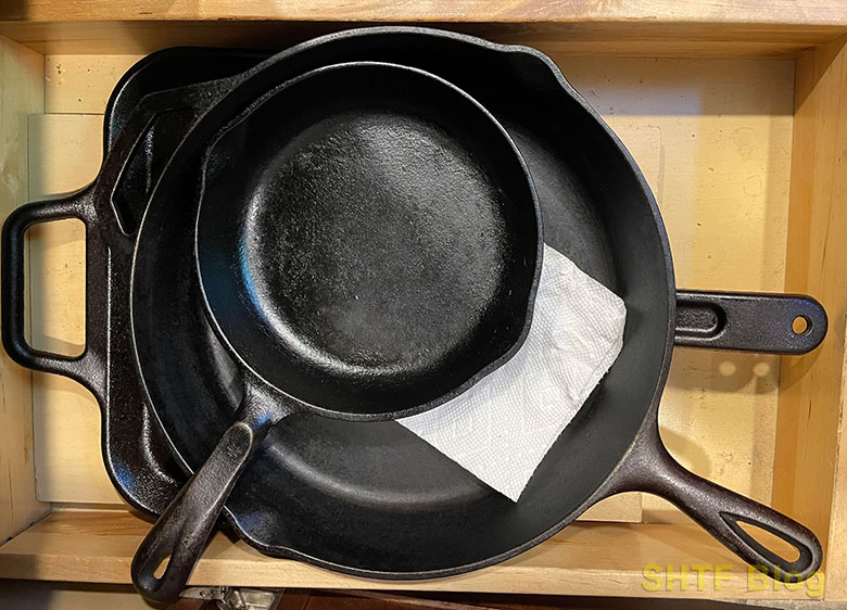 cast iron skillet storage